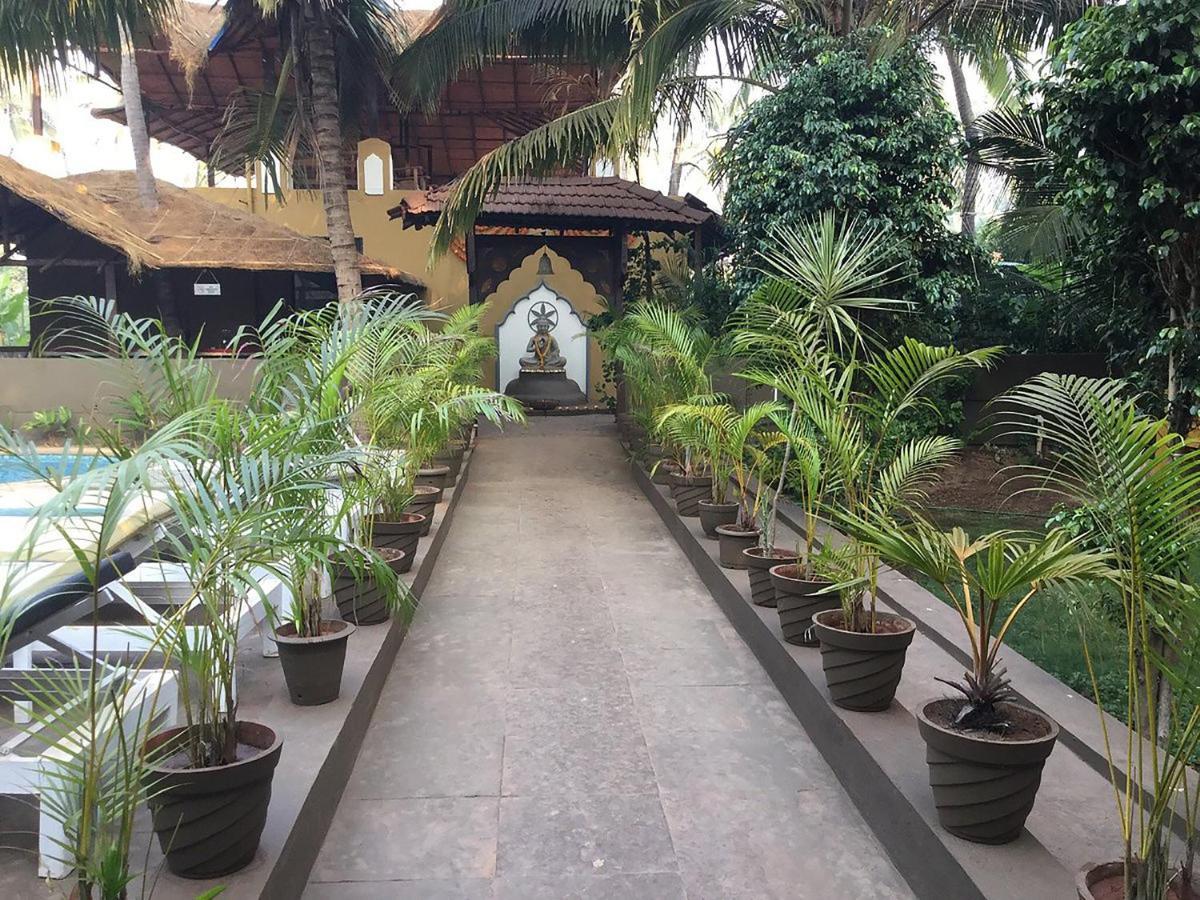 Justa Morjim Beach Resort Goa - 80 Steps From Morjim Beach Exterior photo