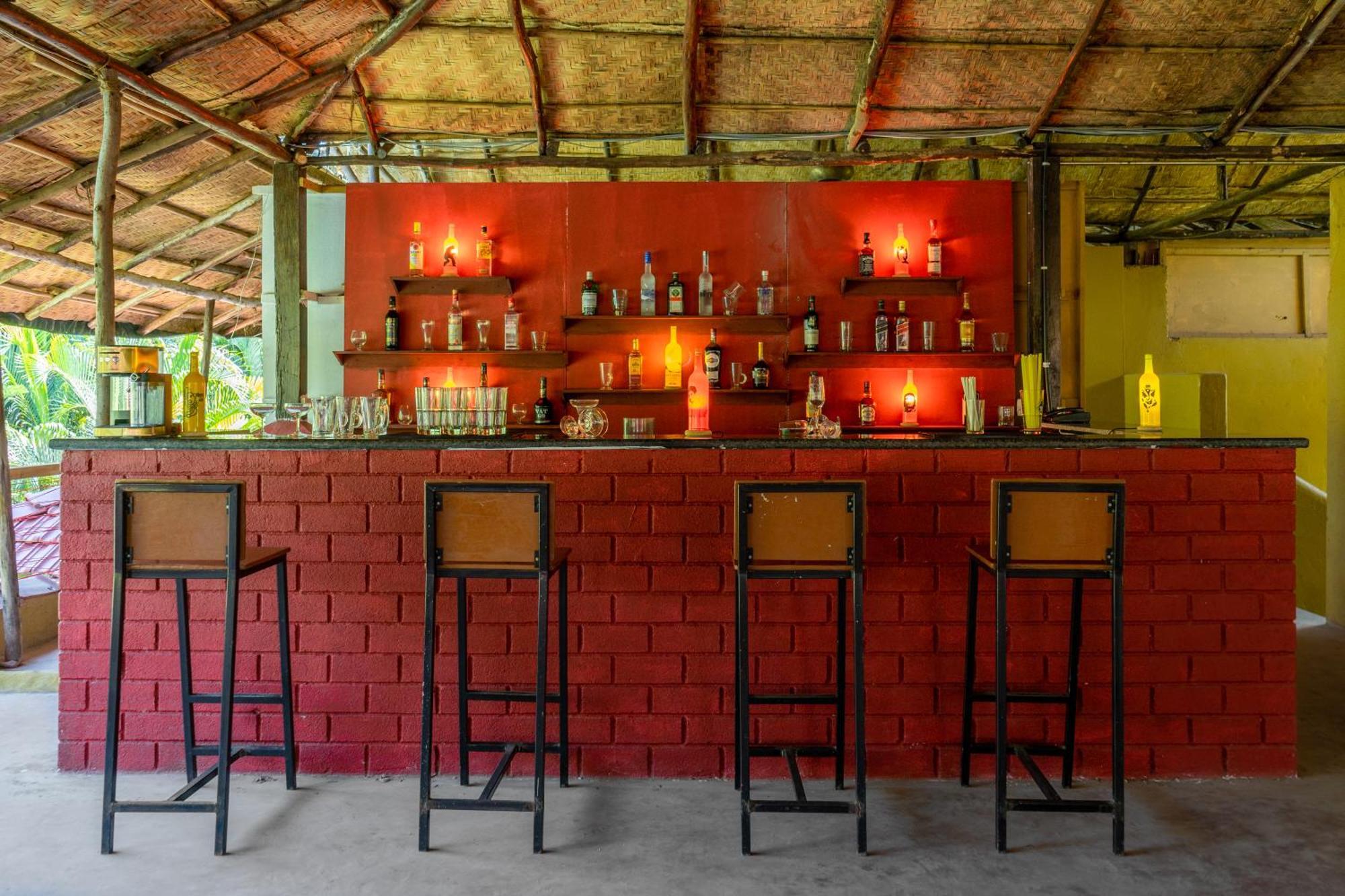 Justa Morjim Beach Resort Goa - 80 Steps From Morjim Beach Exterior photo