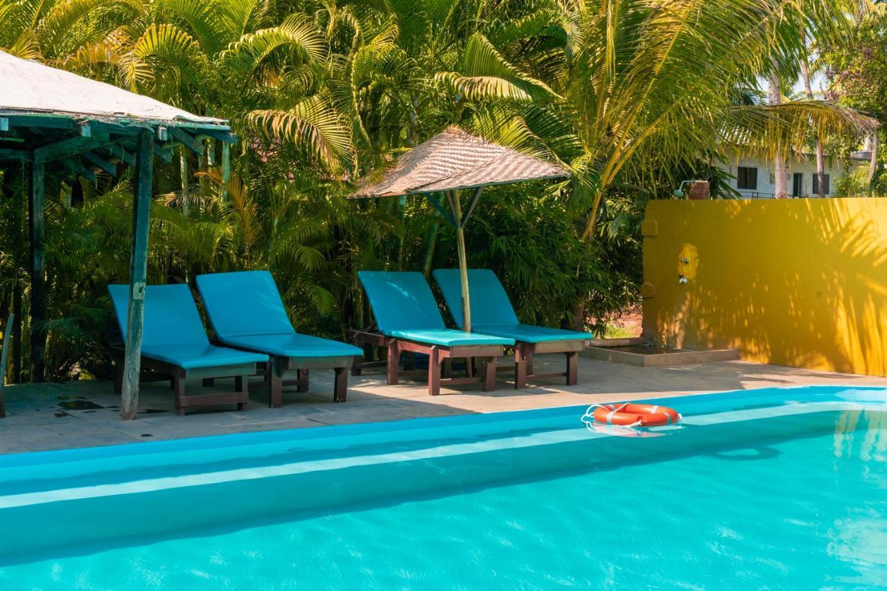 Justa Morjim Beach Resort Goa - 80 Steps From Morjim Beach Exterior photo