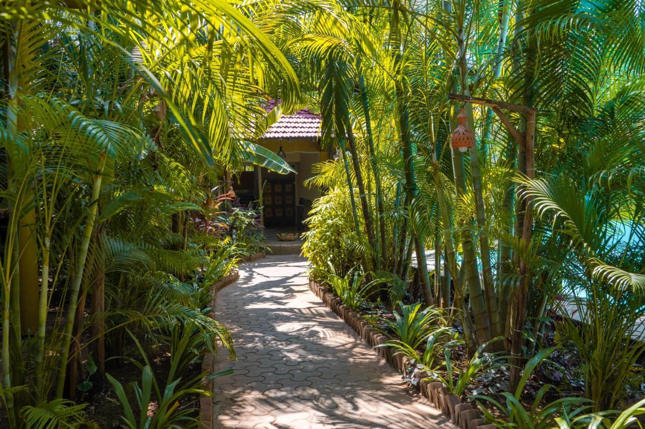 Justa Morjim Beach Resort Goa - 80 Steps From Morjim Beach Exterior photo