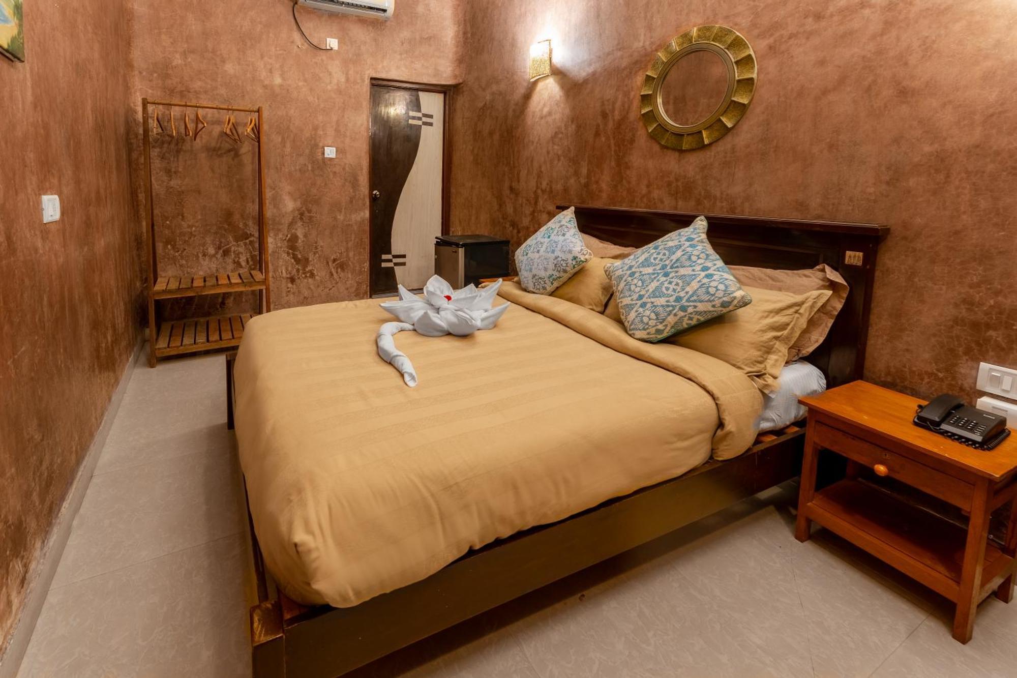 Justa Morjim Beach Resort Goa - 80 Steps From Morjim Beach Exterior photo